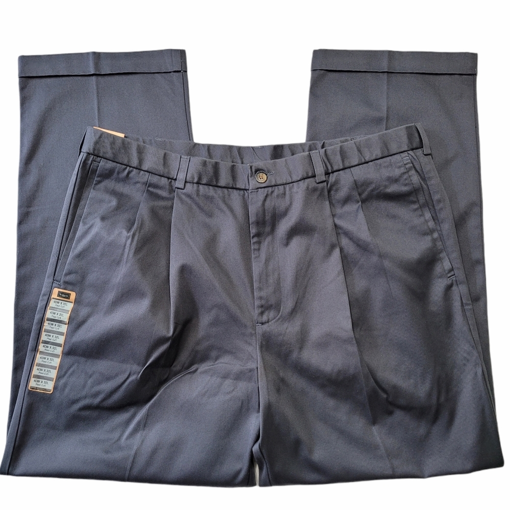 Men's Haggar Navy Classic Fit Khaki's Sz 40/32 NWT